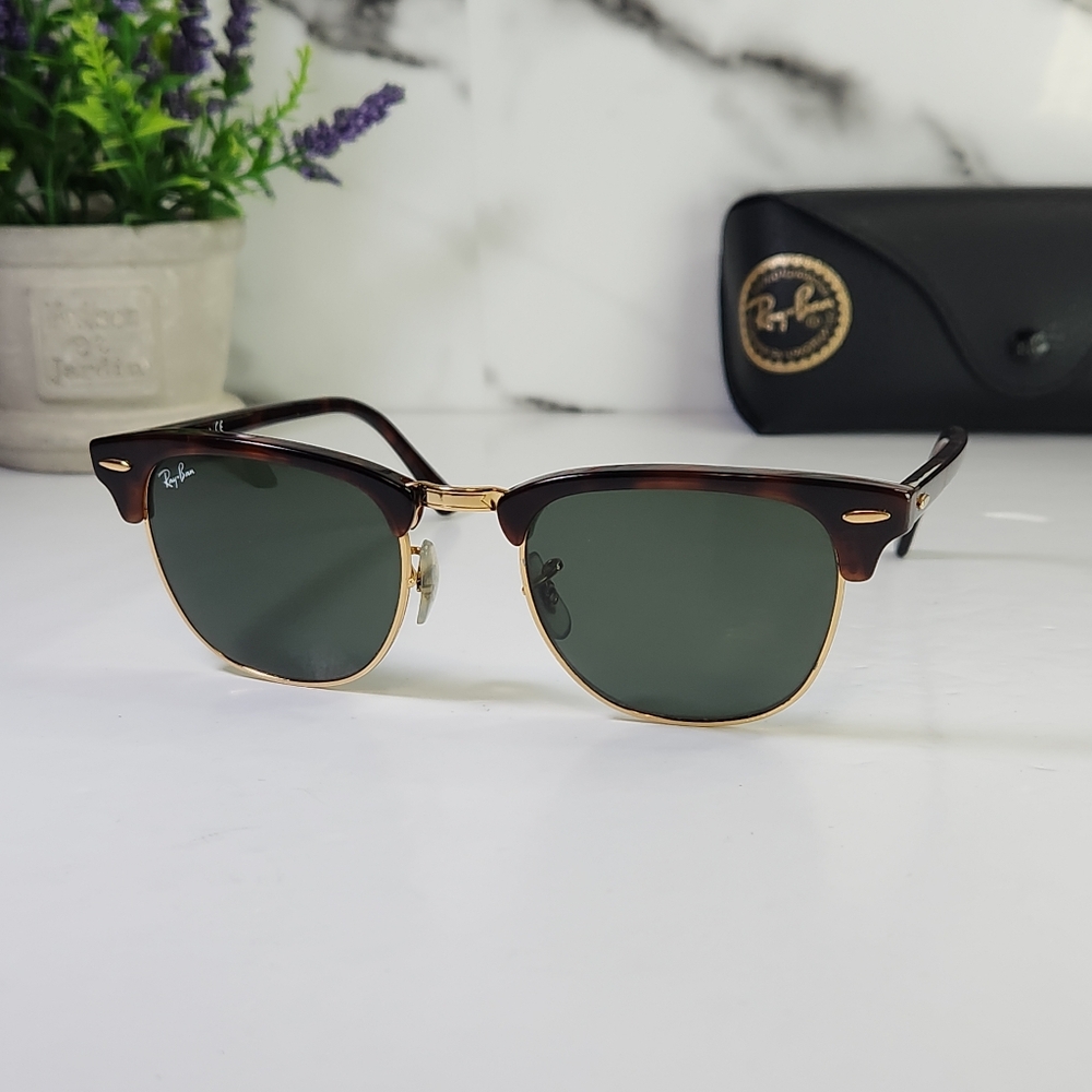 Ray-Ban Clubmaster Sunglasses. RB3016 49□21. Tortoise.  Gold Frame